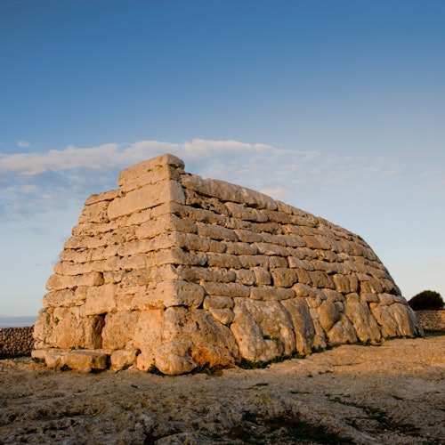 Naveta d'Es Tudons：在梅諾卡城的入場票