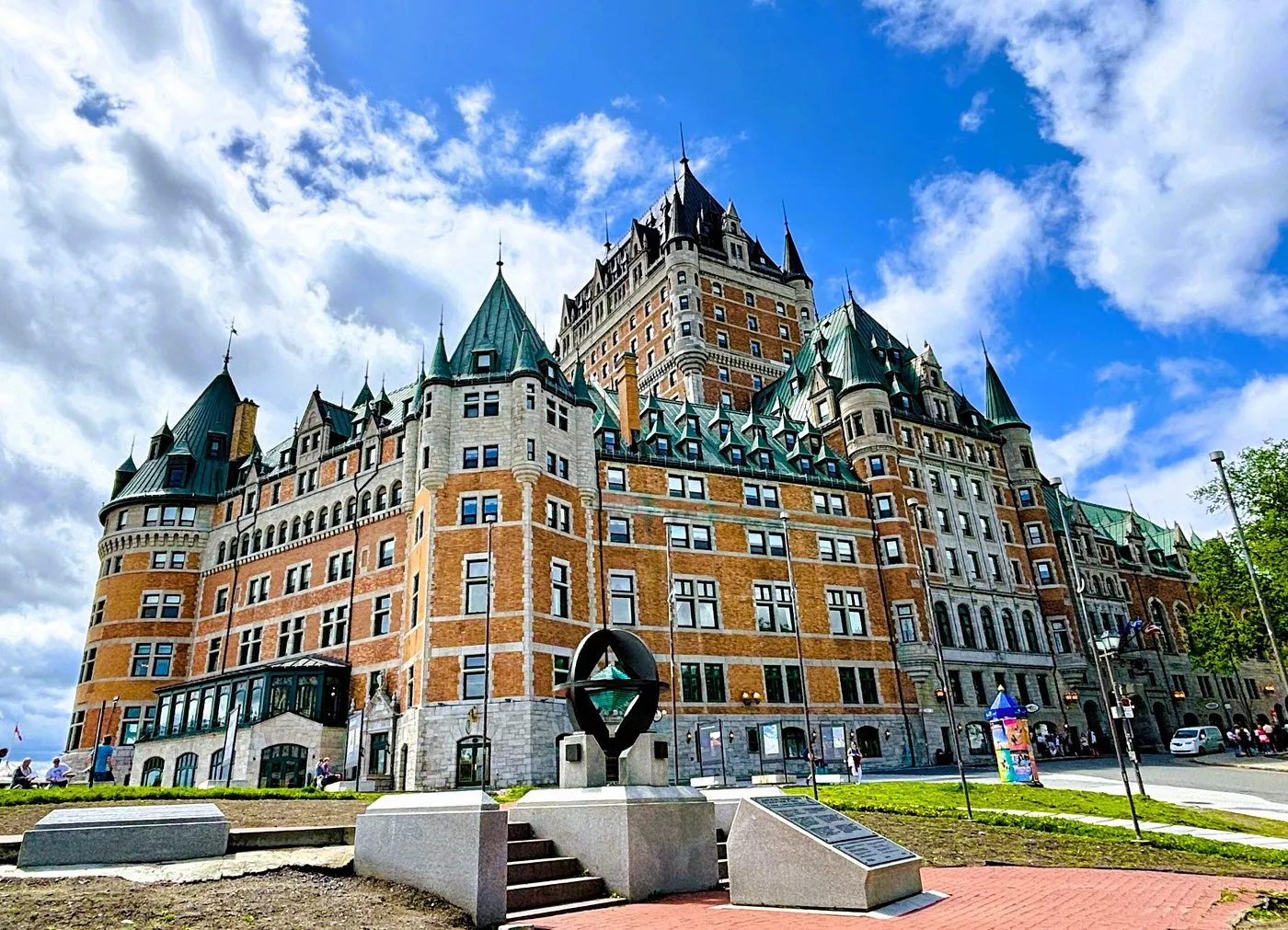 Monument de l’UNESCO dans le Vieux-Québec près de la Place d’Armes et du Château Frontenac