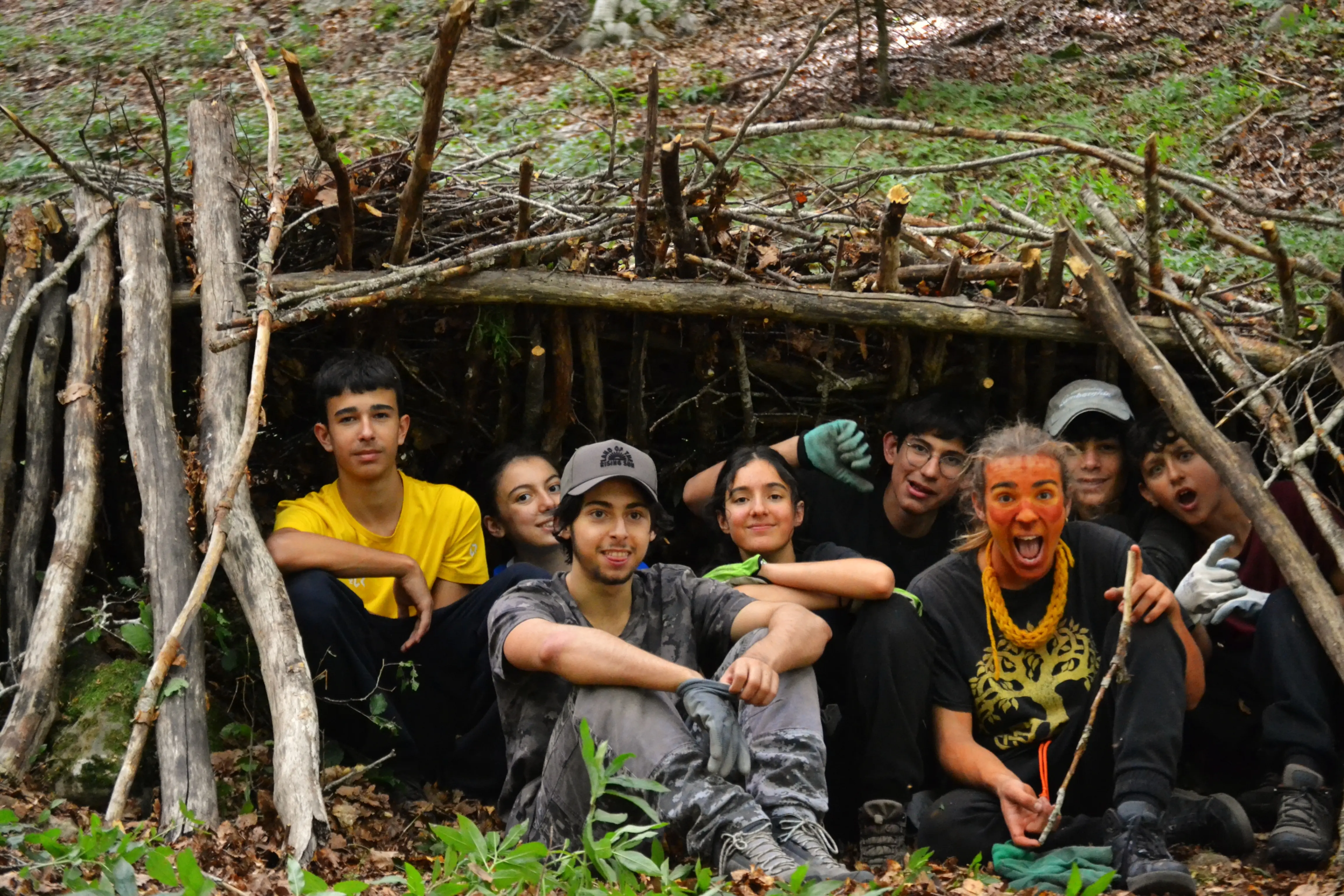 Andrea Modesti, istruttore di survival e bushcraft, esperto in campi avventura per ragazzi e corsi di sopravvivenza outdoor
