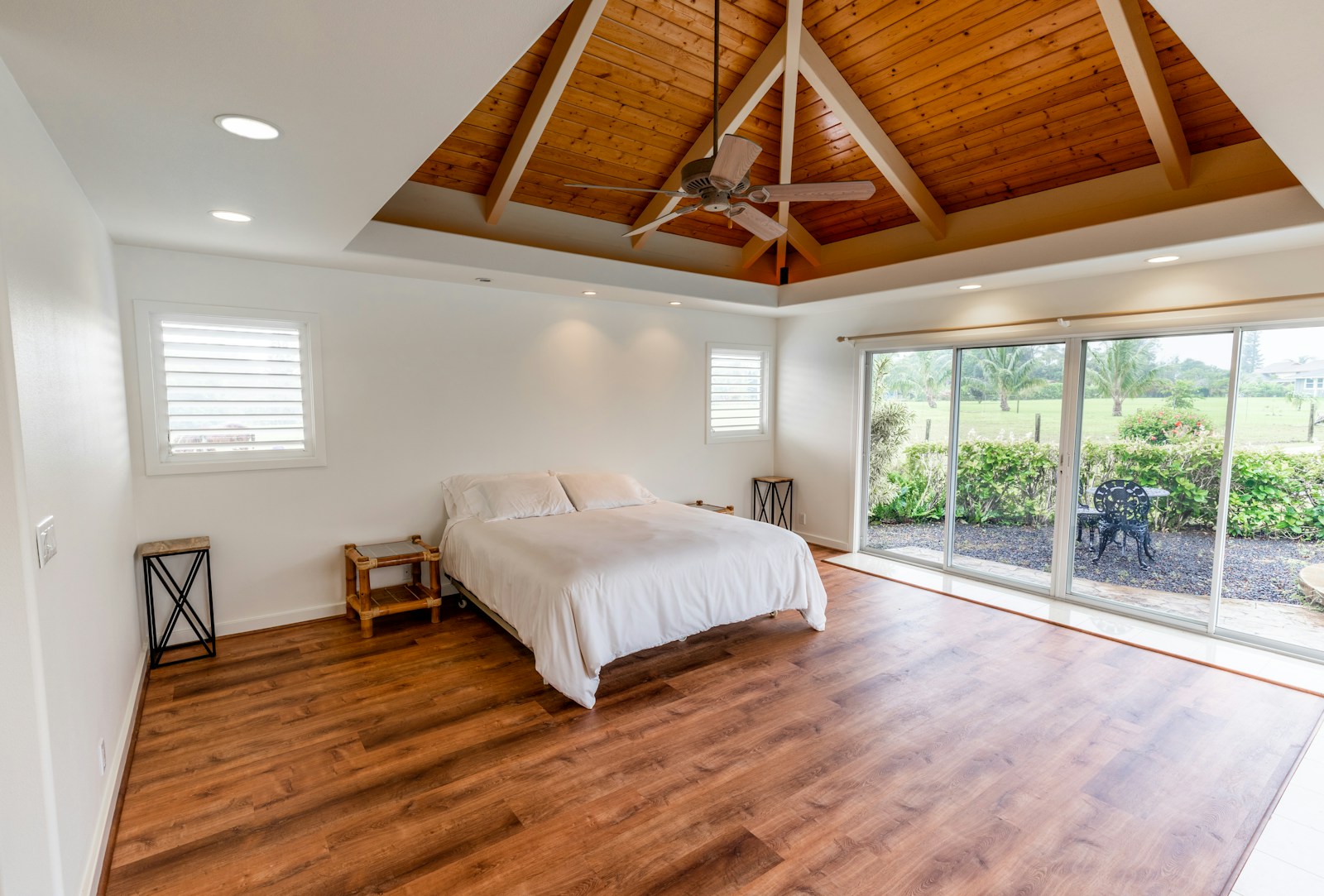 Quiet bedroom composition