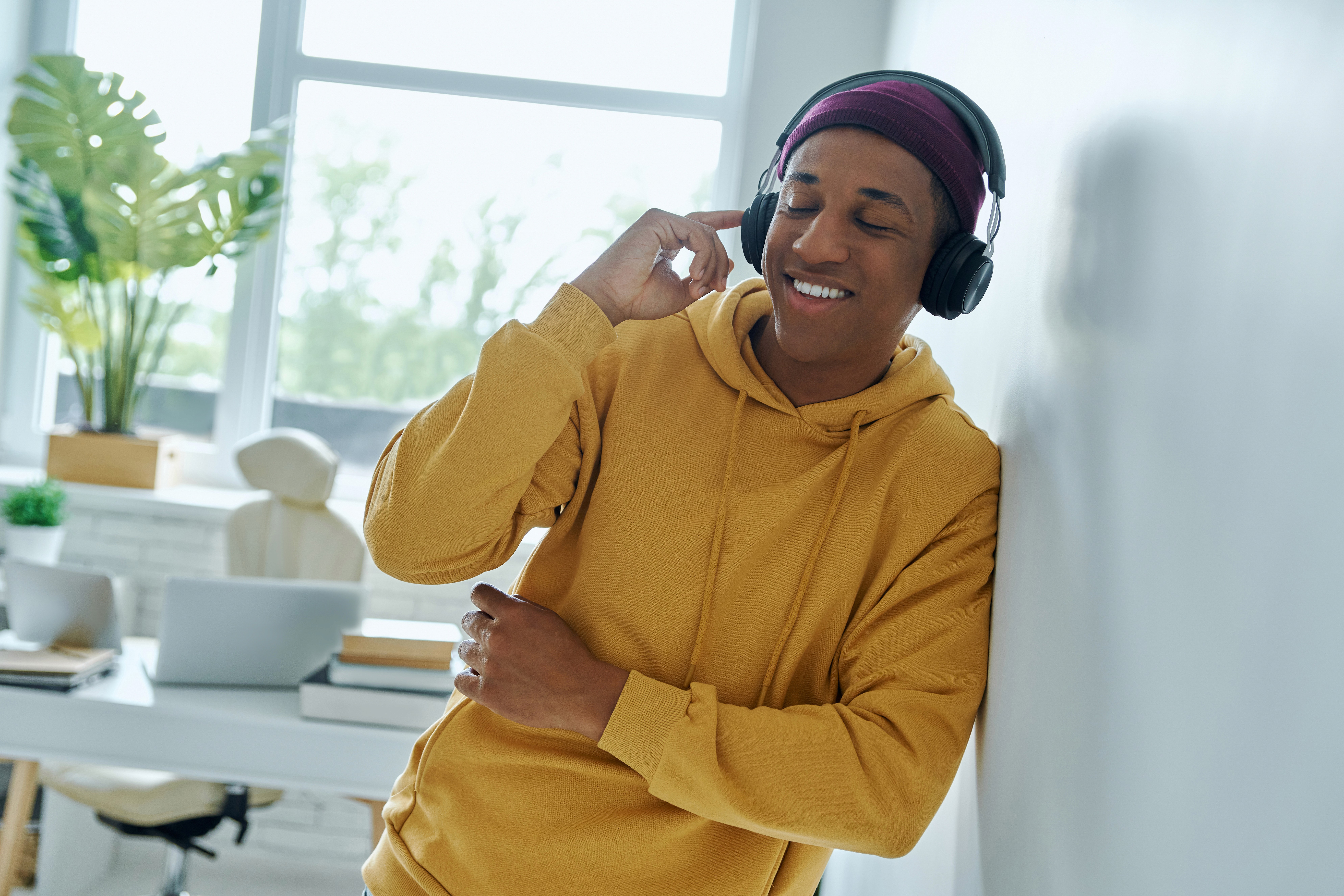 Lady looking straight to the camera and smiling