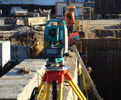 Геодезичне обладнання