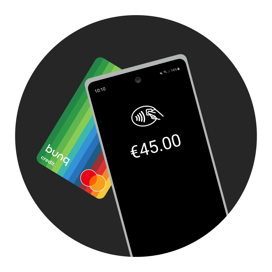 Twee handen wisselen een smartphone en een creditcard uit tegen een zwarte cirkelvormige achtergrond.