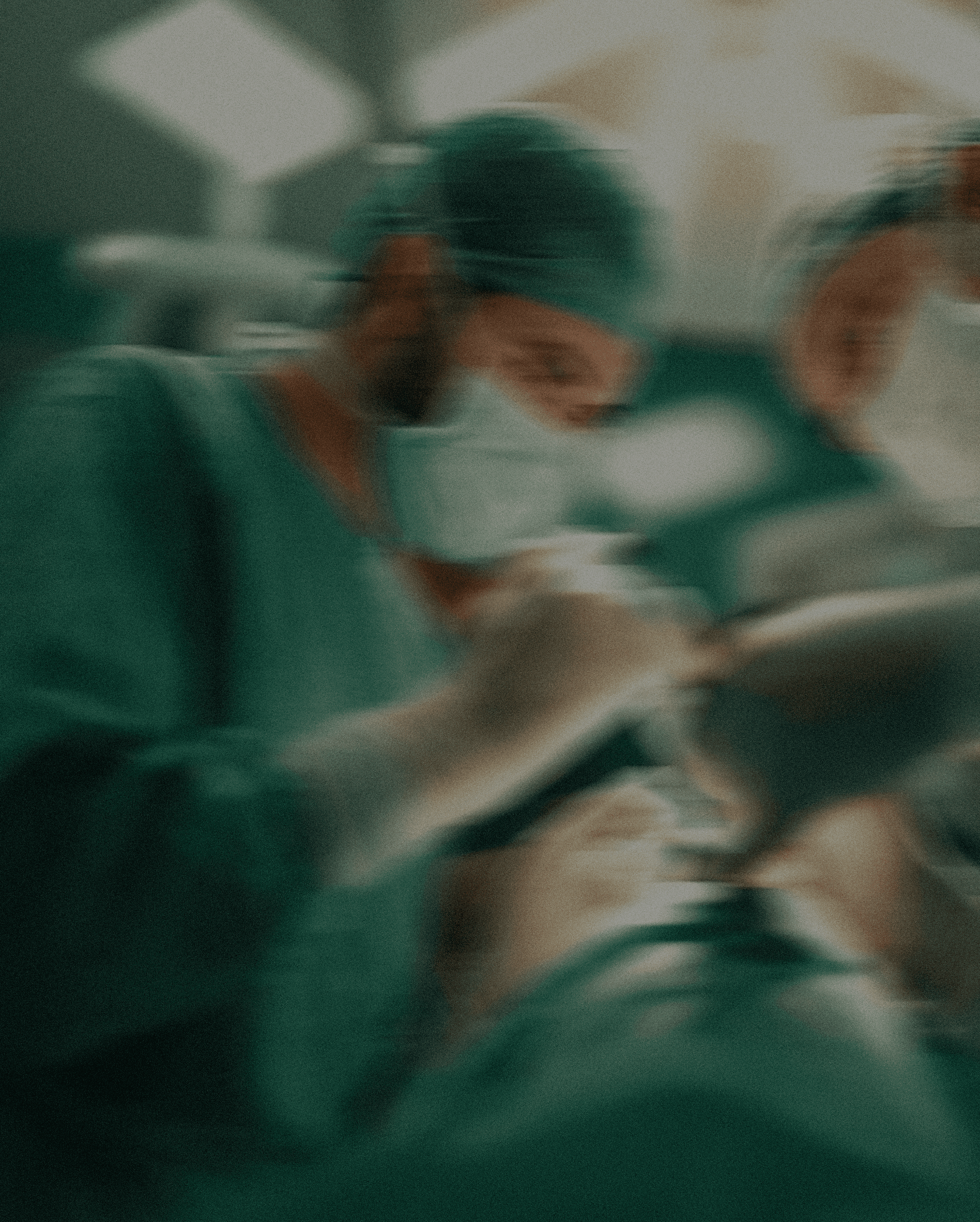 Dr Léo‑Pohl Bardot, chirurgien spécialiste du pied et de la cheville en intervention à Mougins et Saint‑Raphaël