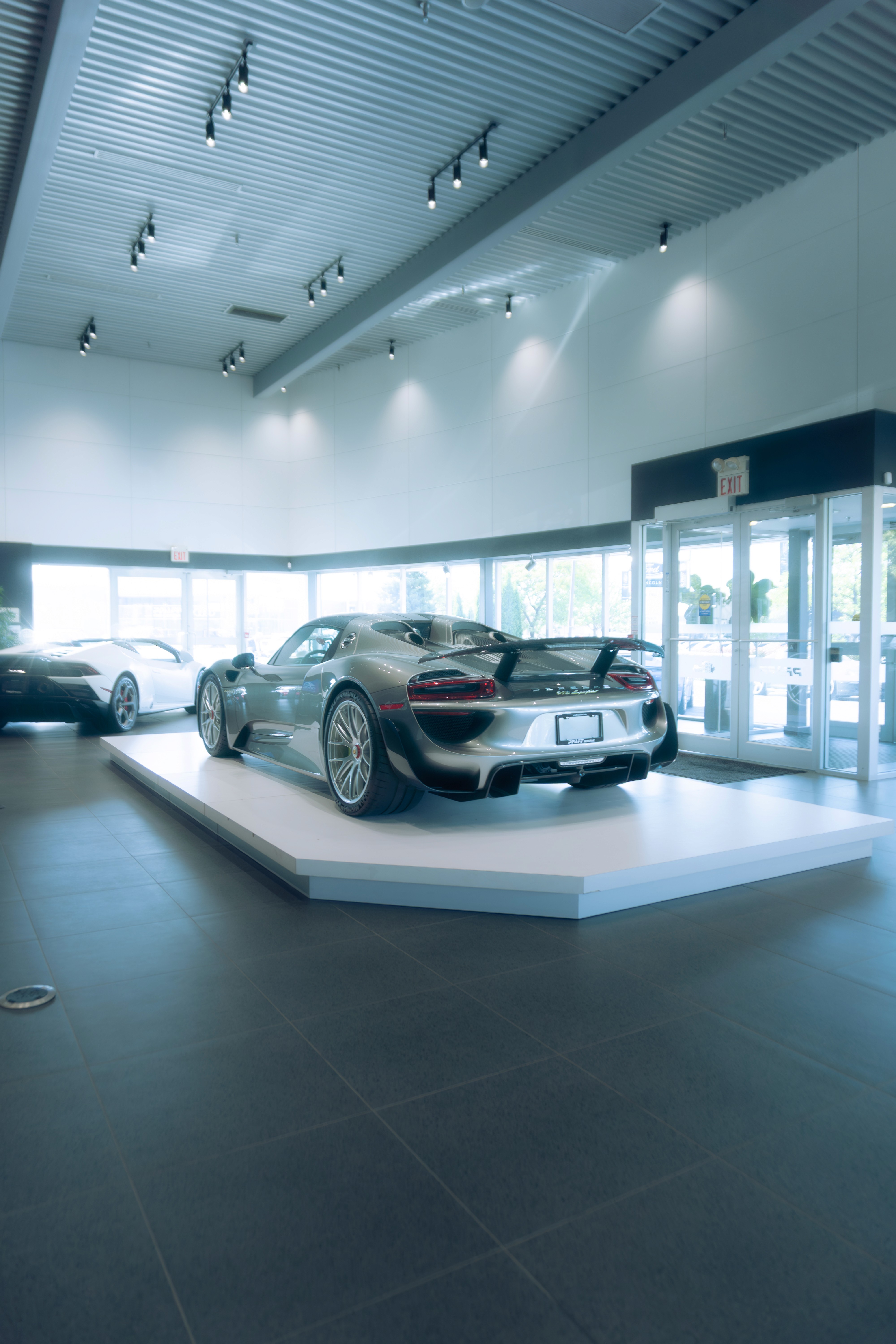 918