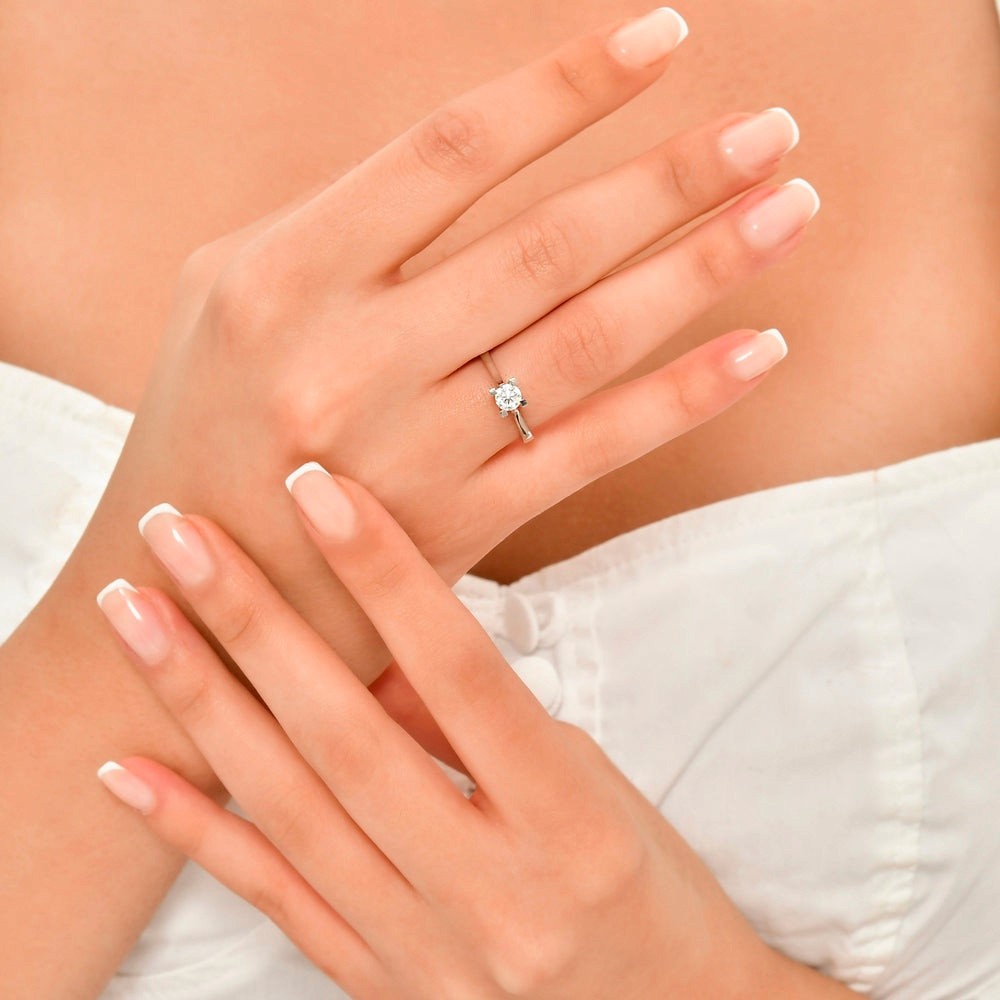 Assos 0.10 Karat G Renk SI2 Beyaz Altın Tektaş Yüzük