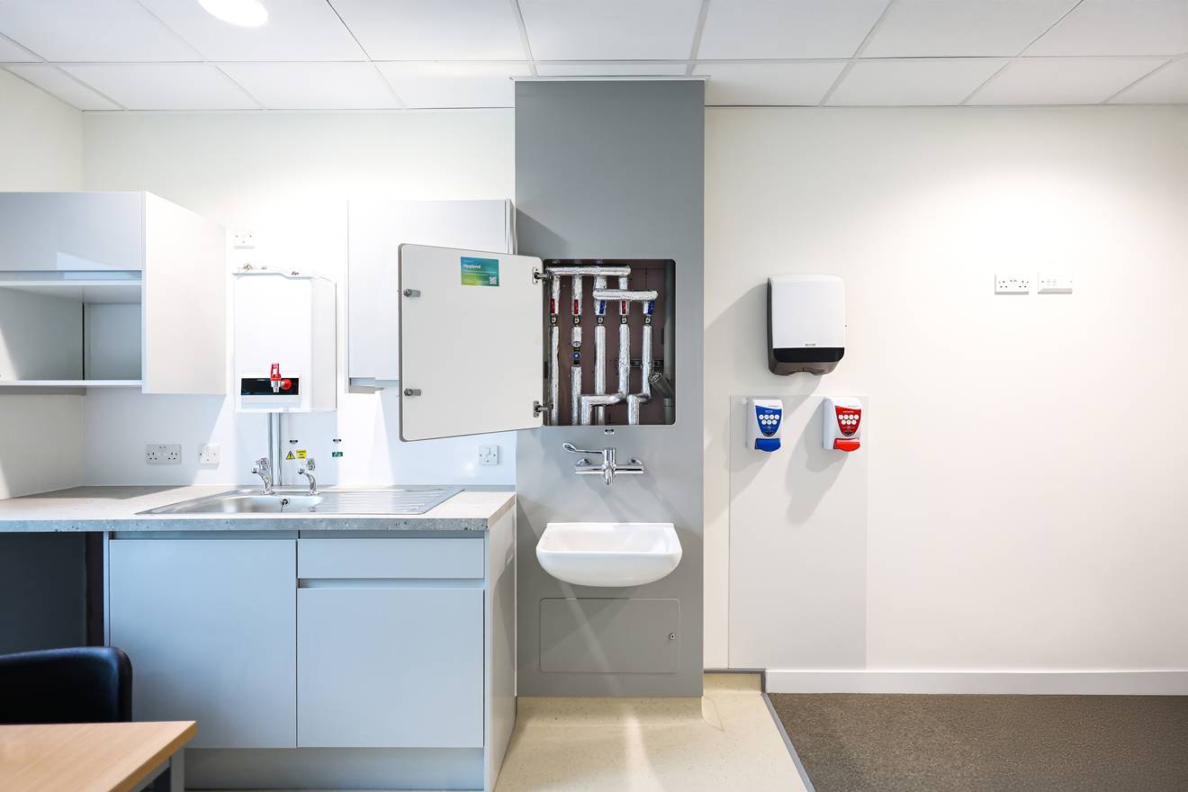 Double return CWHB integrated plumbing system