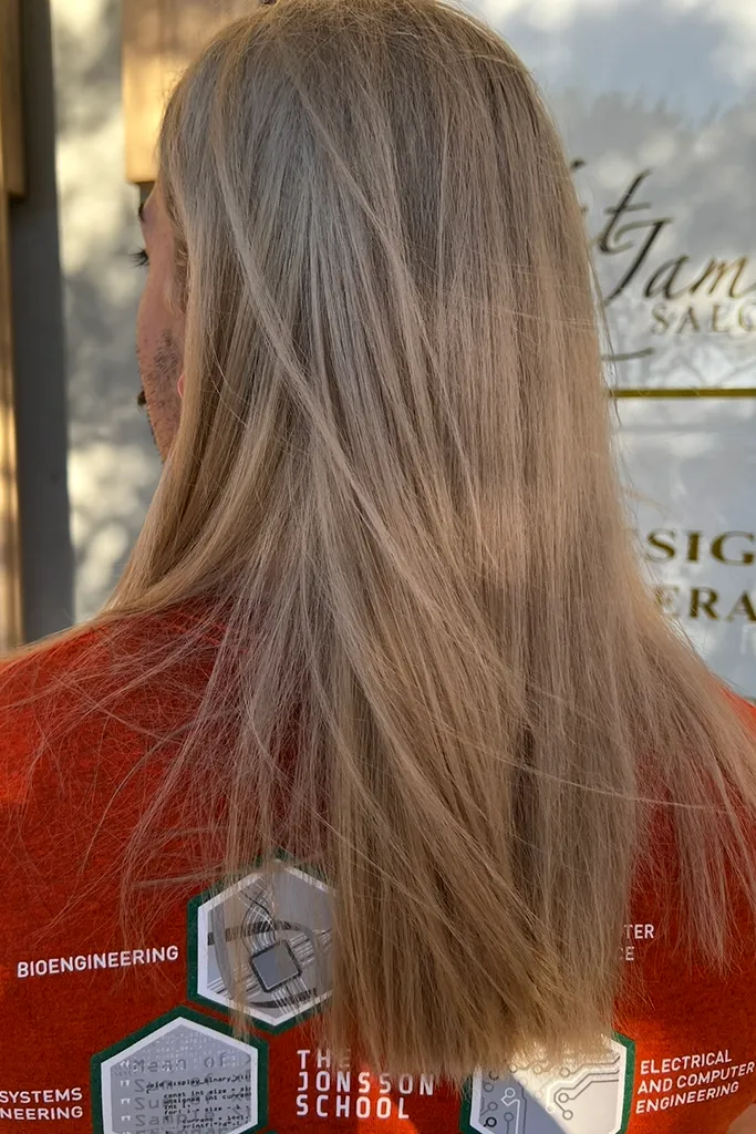 Hair color correction from gray tones to warm blonde