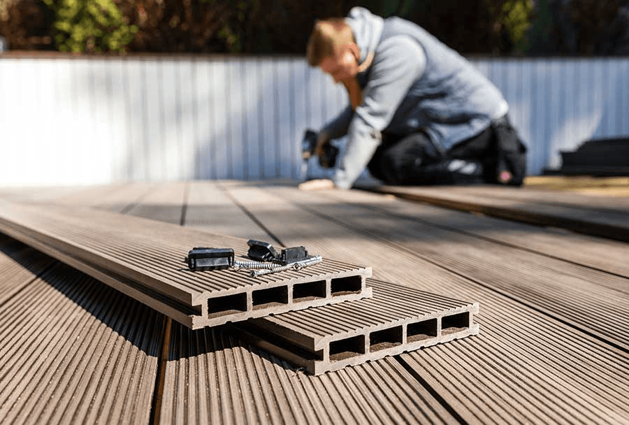 Menghadirkan decking lantai kayu dengan material WPC (Wood Plastic Composite) dengan daya tahan dan kekuatan luar biasa, anti rayap, anti cuaca ekstrim, untuk luar ruangan / outdoor.