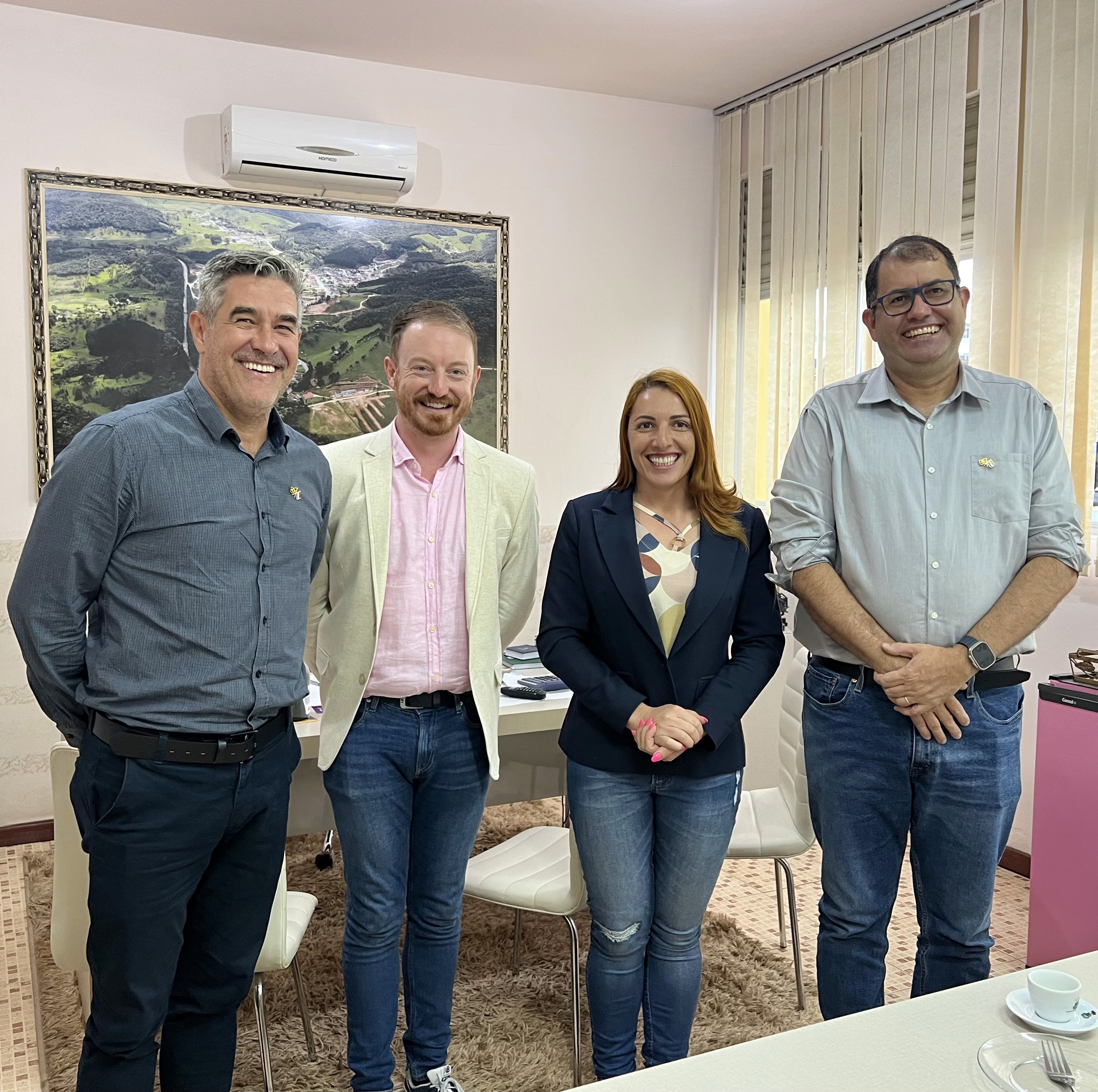 Daniel ATZ in brazil with startup officials