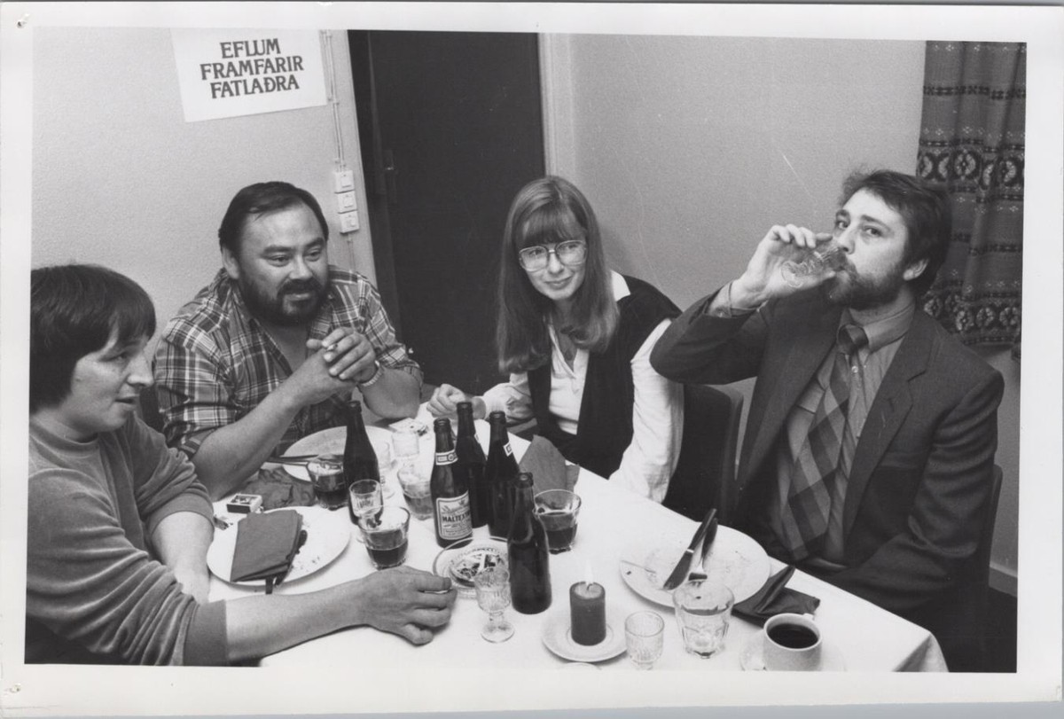 Four guests at a dinner table at Hótel Flókalundur