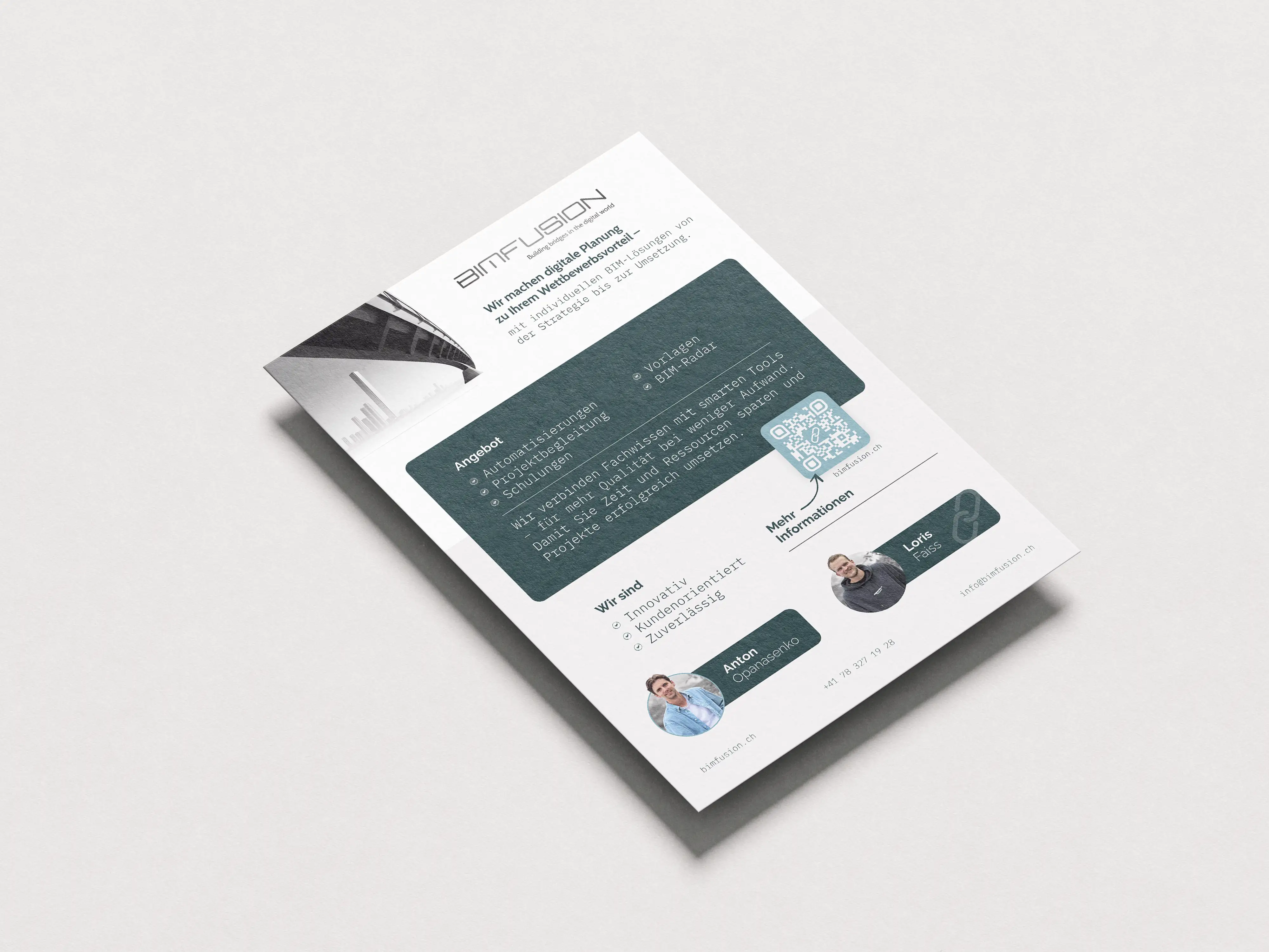 Rückseite des BIMFusion-Flyers mit BIM-Radar-Diagramm zur Analyse der BIM-Strategie und Kontaktdaten in Zürich
