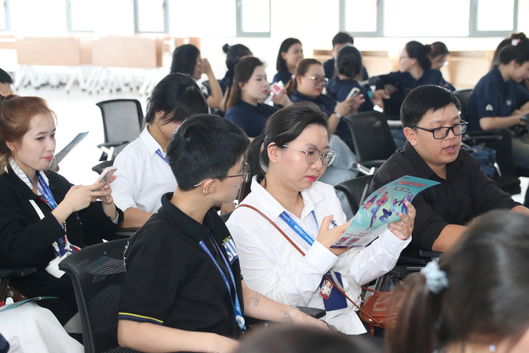 Sinh viên Ngôn ngữ Trung Quốc HSU trải nghiệm thực tế tại Jinyu Company Tour 2025