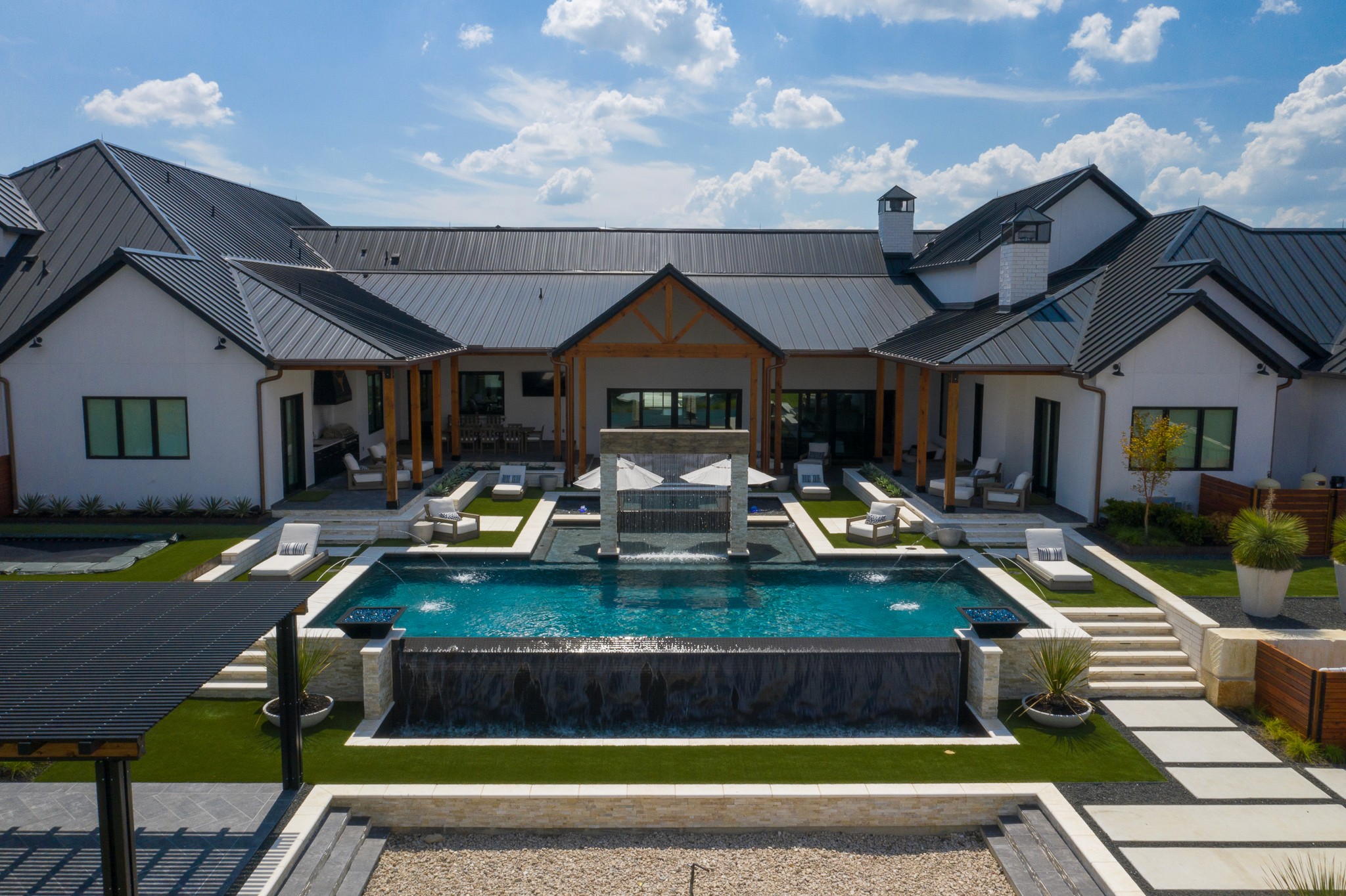 Elite - Custom Pool In Heath, TX