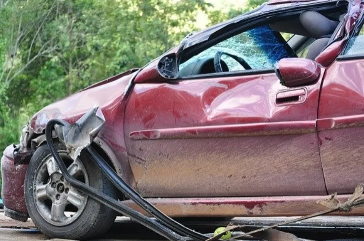 ¿Por qué necesitas un abogado experimentado en accidentes automovilísticos después de sufrir daños en el auto? - accidente de auto