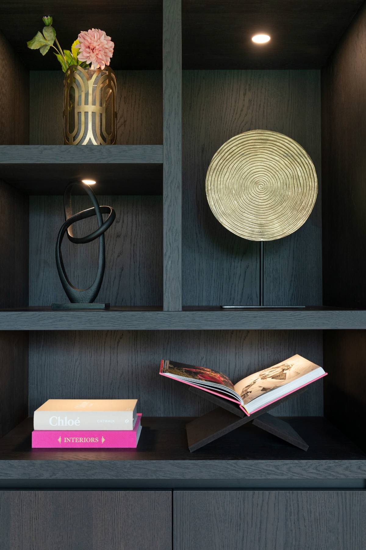 vakkenkast zwart met hotel chique styling