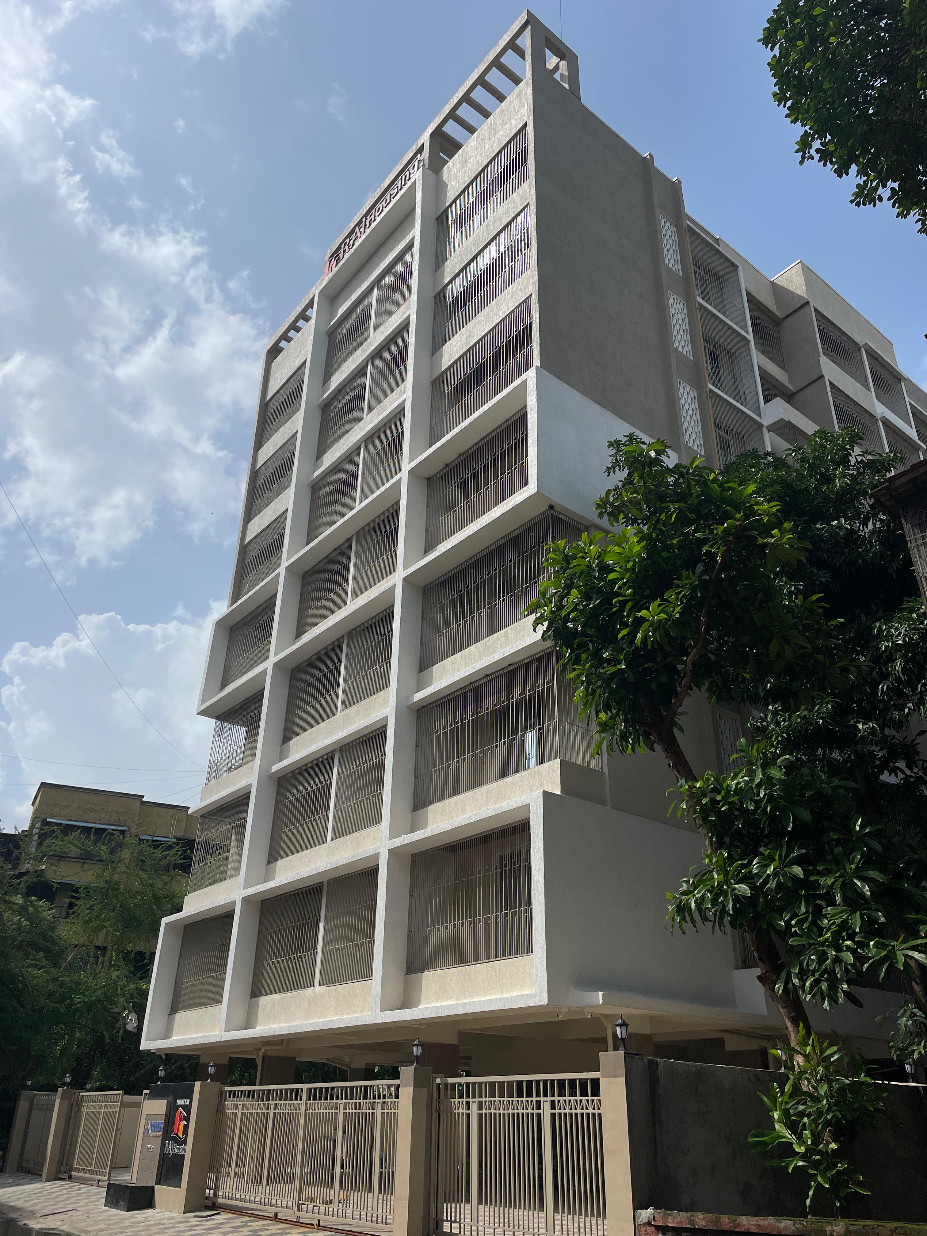 Nilyog Apartment Side View