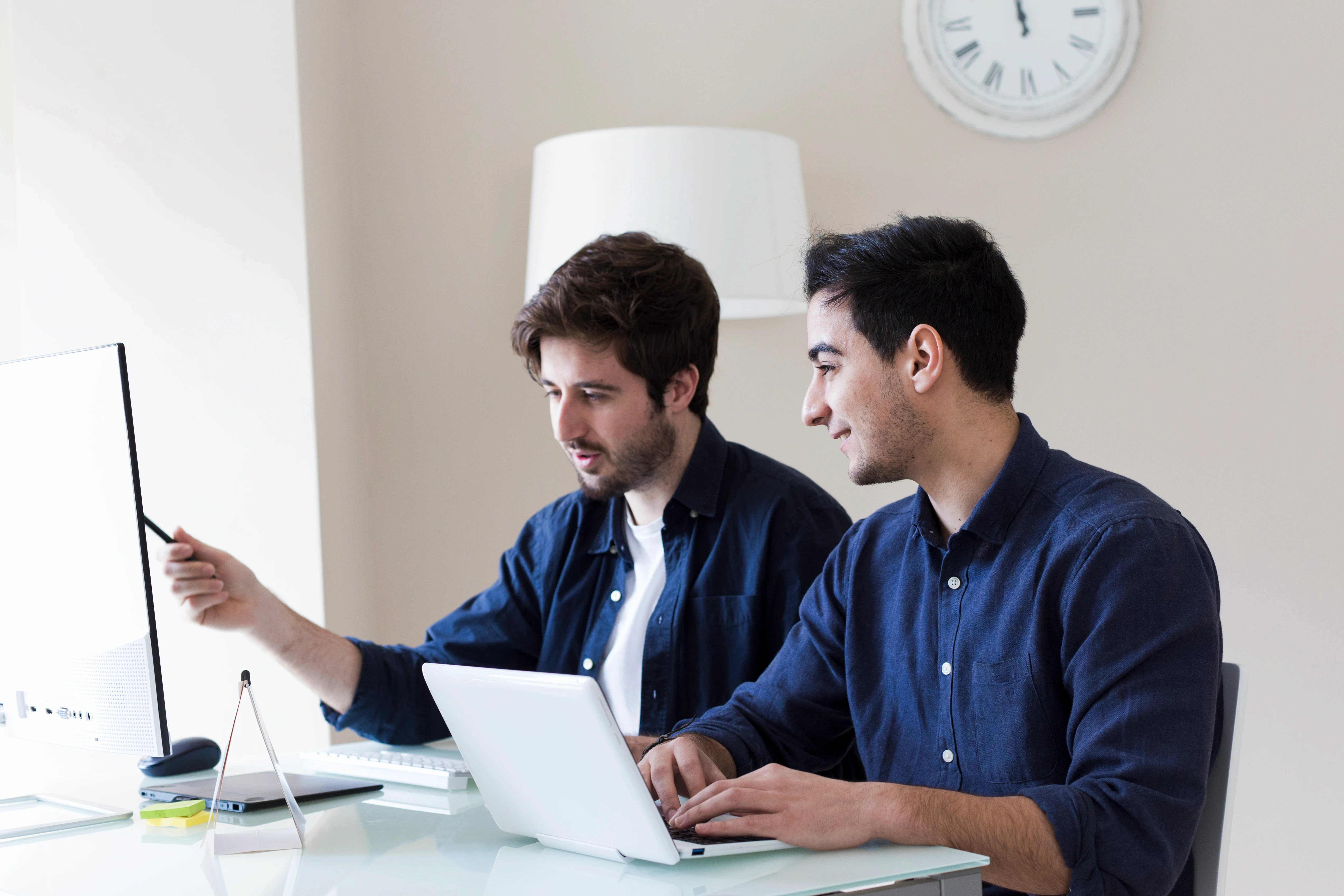 colleagues-discussing-work-project
