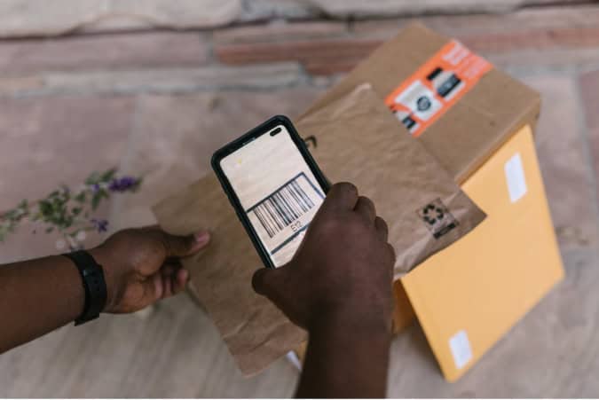 How access to accurate shipping data improves the e-commerce customer experience