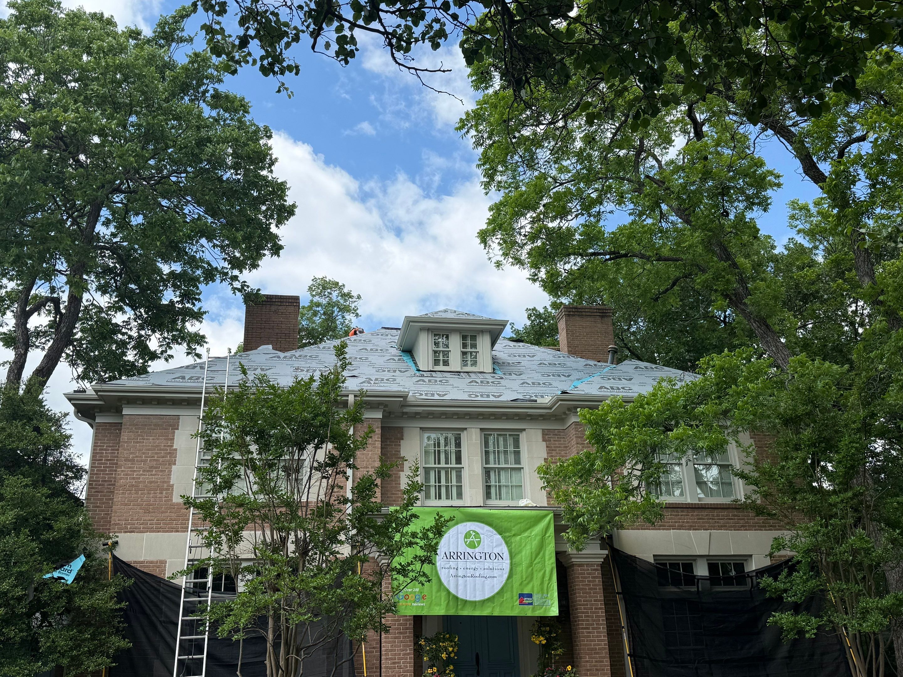 Roofing company Dallas - Professional metal roof installation