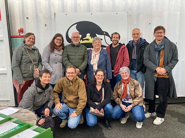 Groupe de visiteurs posant à la fin de la visite de l'Expo Digger.
