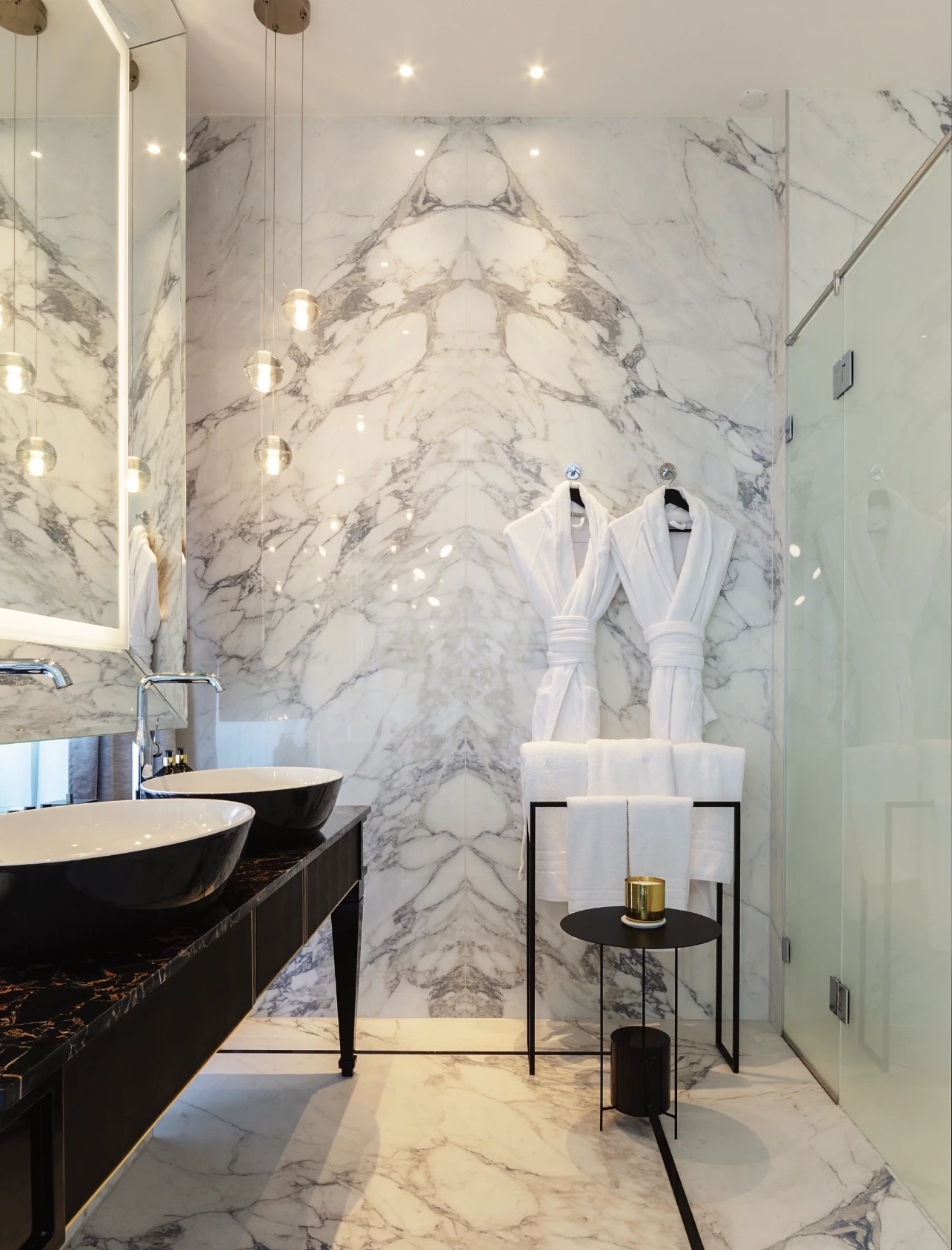 parisi udvar_bathroom
