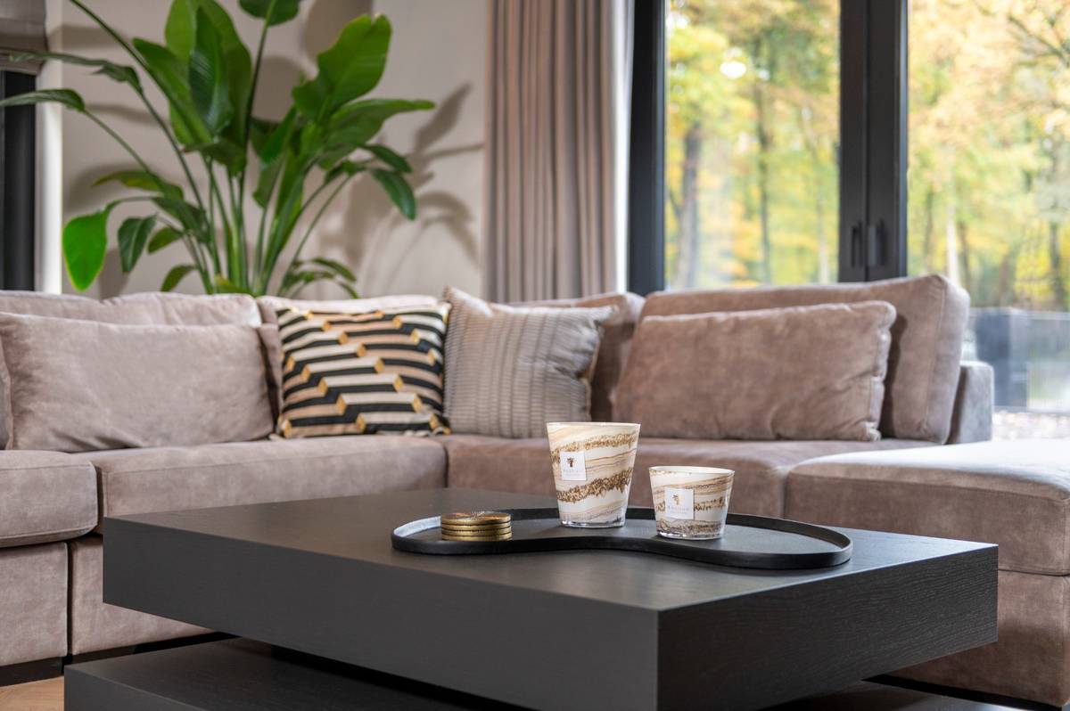 hoekbank neutraal met chique styling