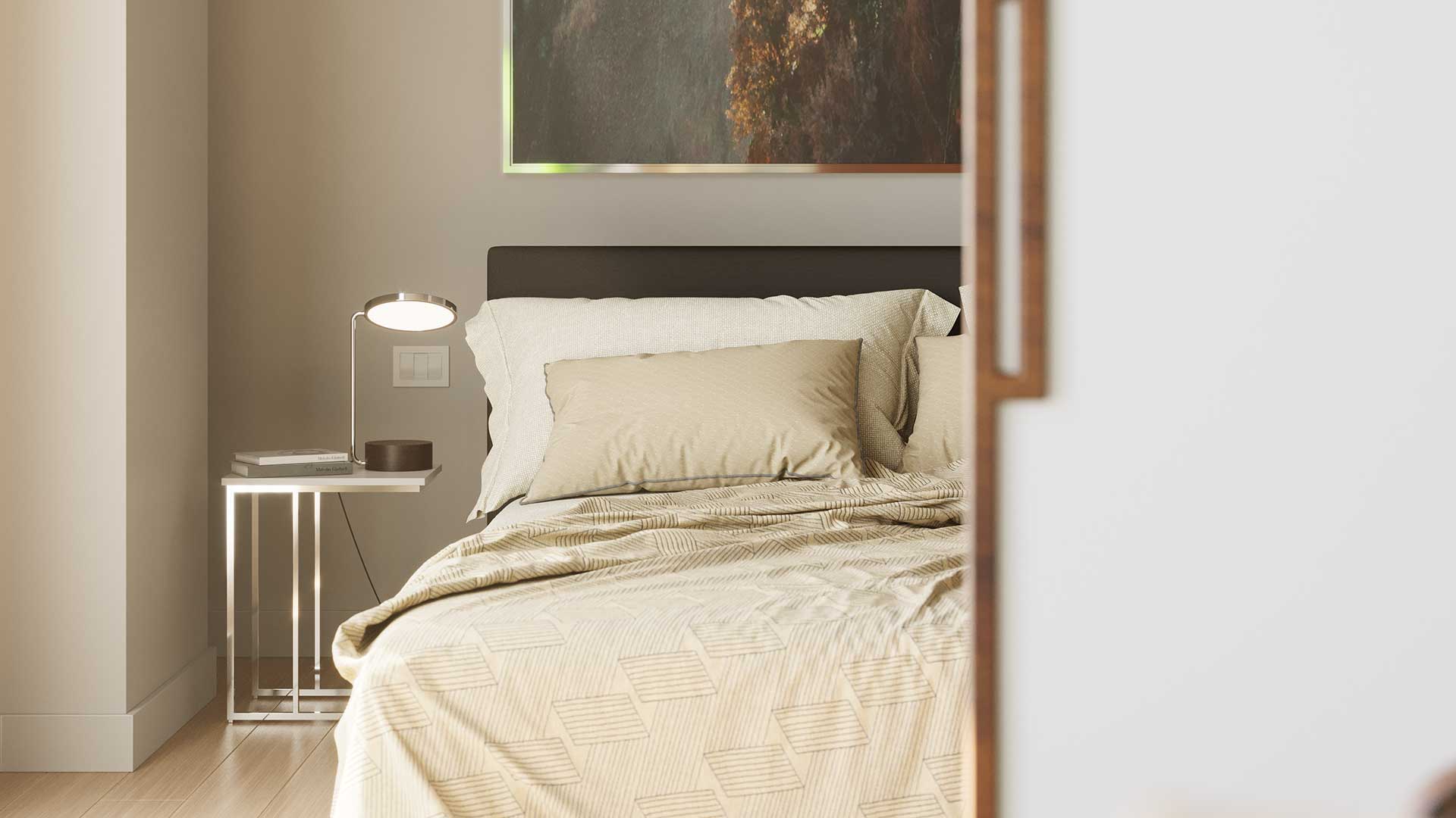 3D-Rendering eines Schlafbereichs mit beigefarbener Bettwäsche, Nachttisch und warmem Seitenlicht