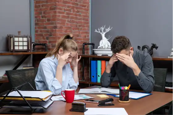 Impiegati disperati che non sanno fare Marketing