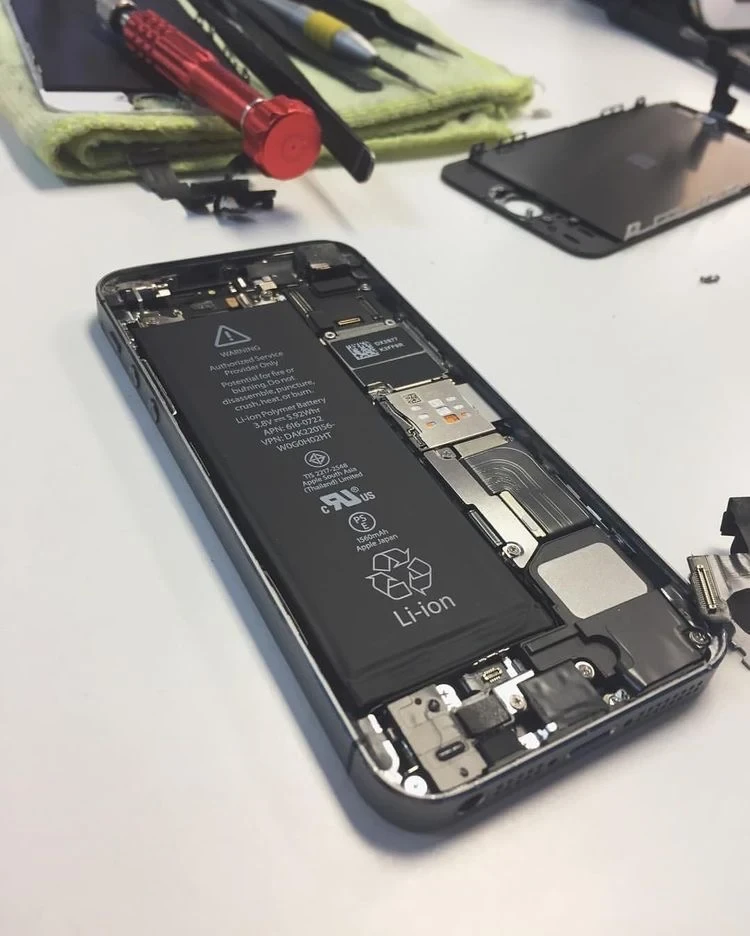 Smartphone Reparatur bei Handylino in Buochs