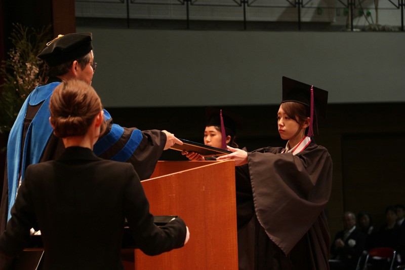 2023年度 卒業証書・学位記 授与式を執り行いました | 平安女学院大学