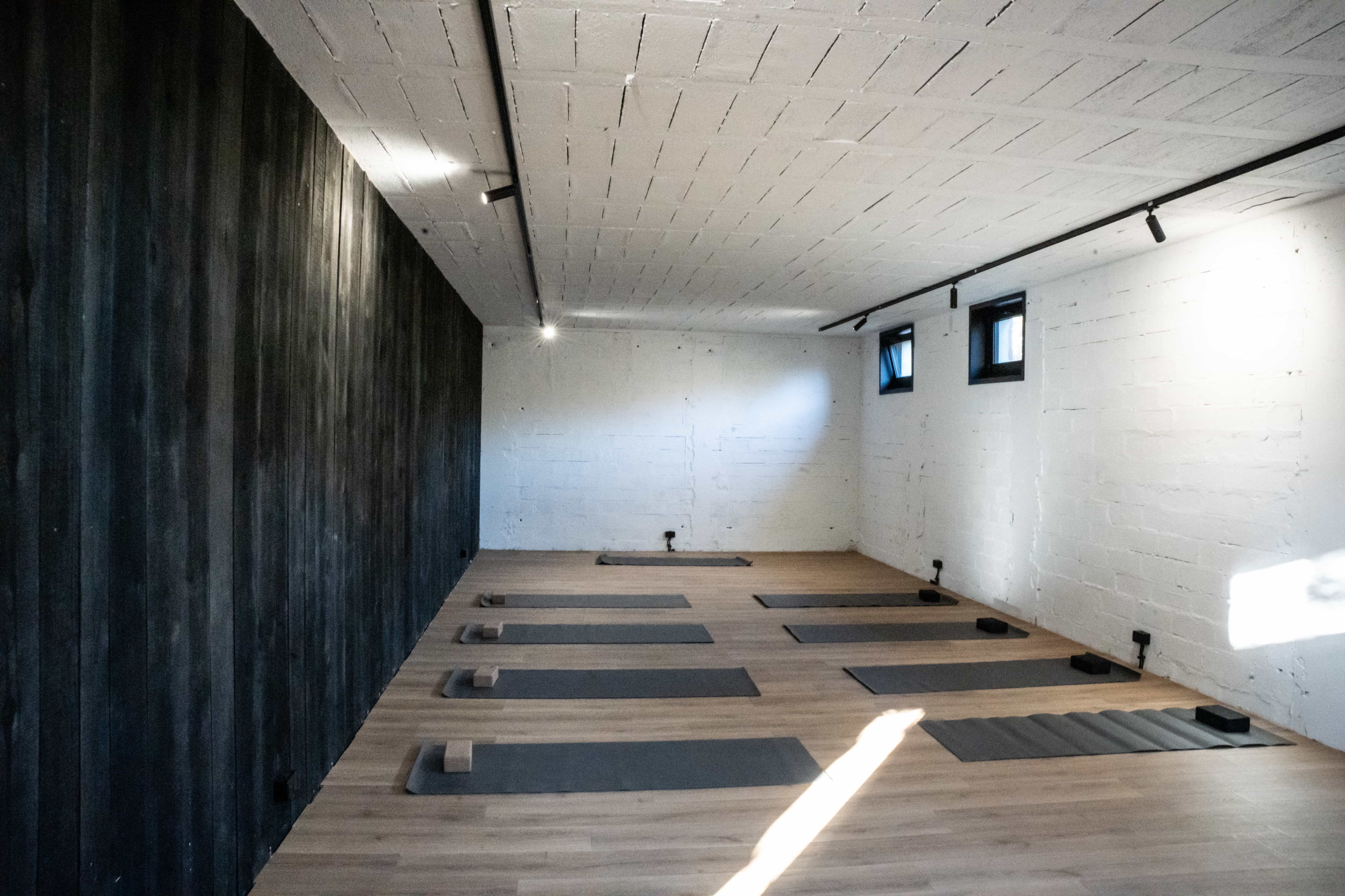 Sala jogowa w hotelu Villa Stara Apteka w Srebrnej Górze