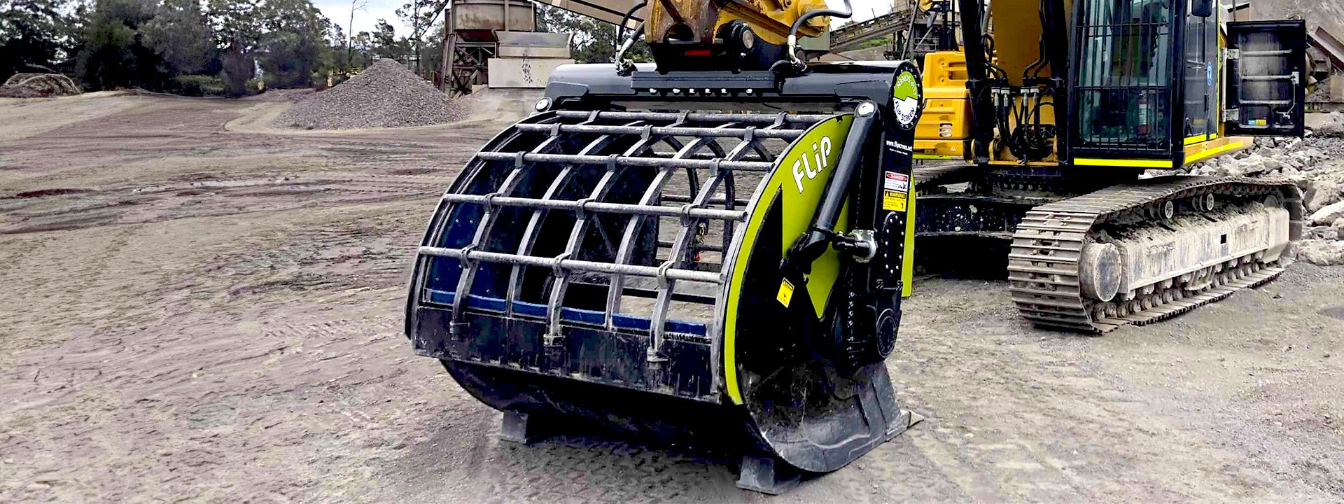 FlipScreen Attachment on an Excavator