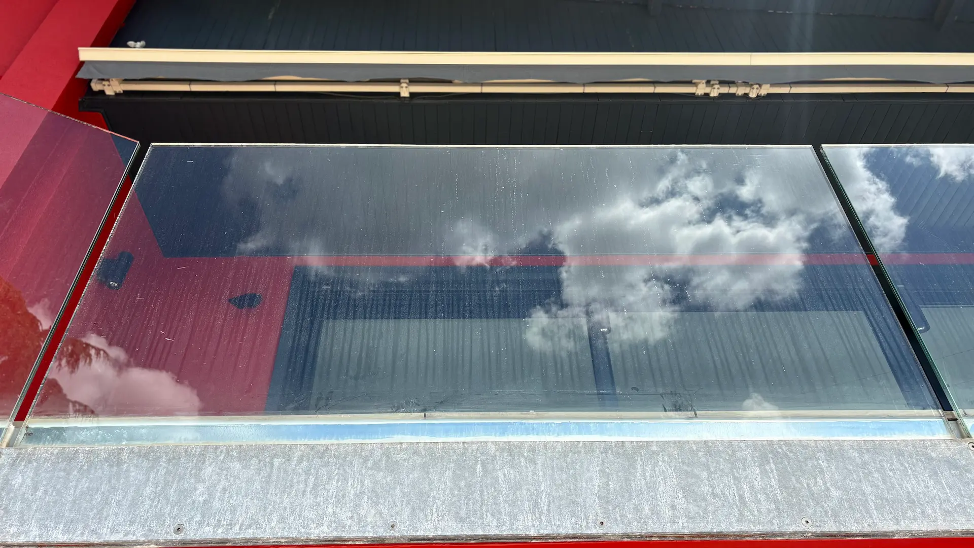 Une vitre sale