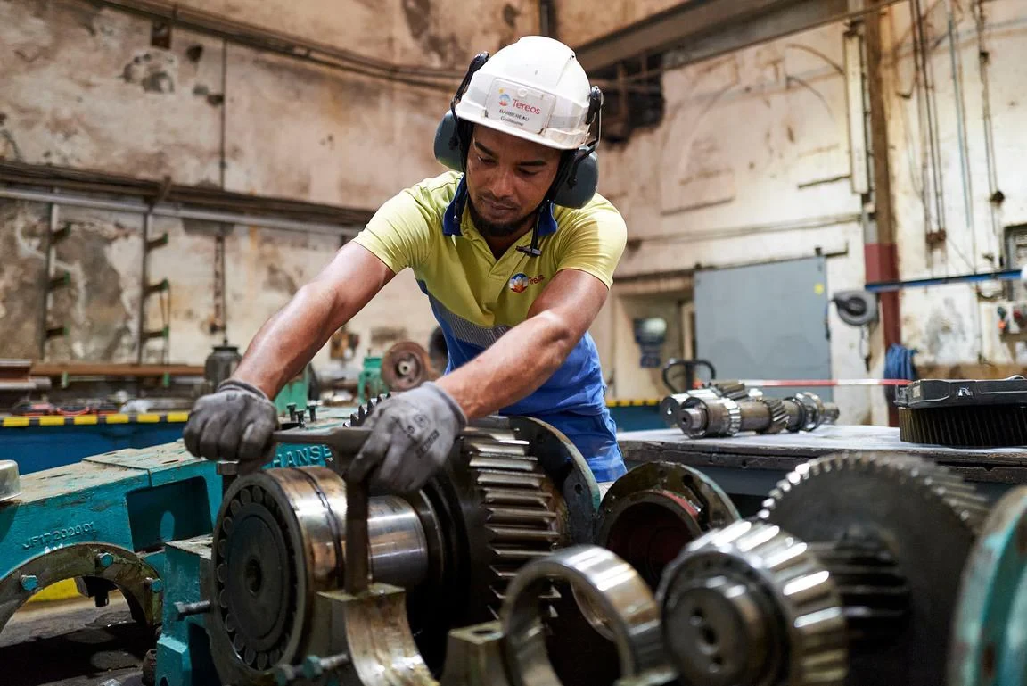 Maintenance industrielle de précision : gros plan sur l'entretien mécanique au 974