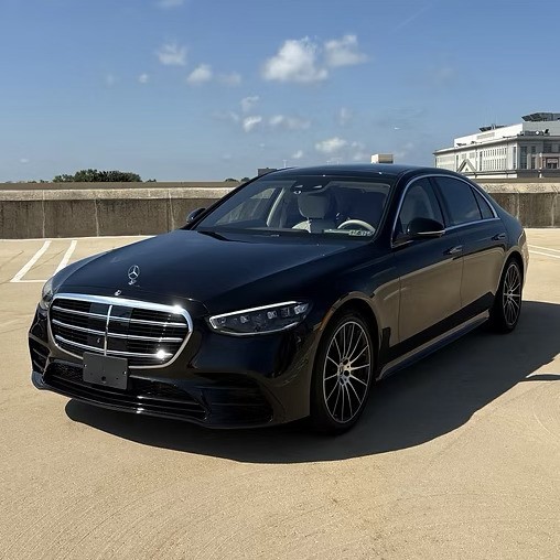 Image of a mercdes Benz S580 available for rental.