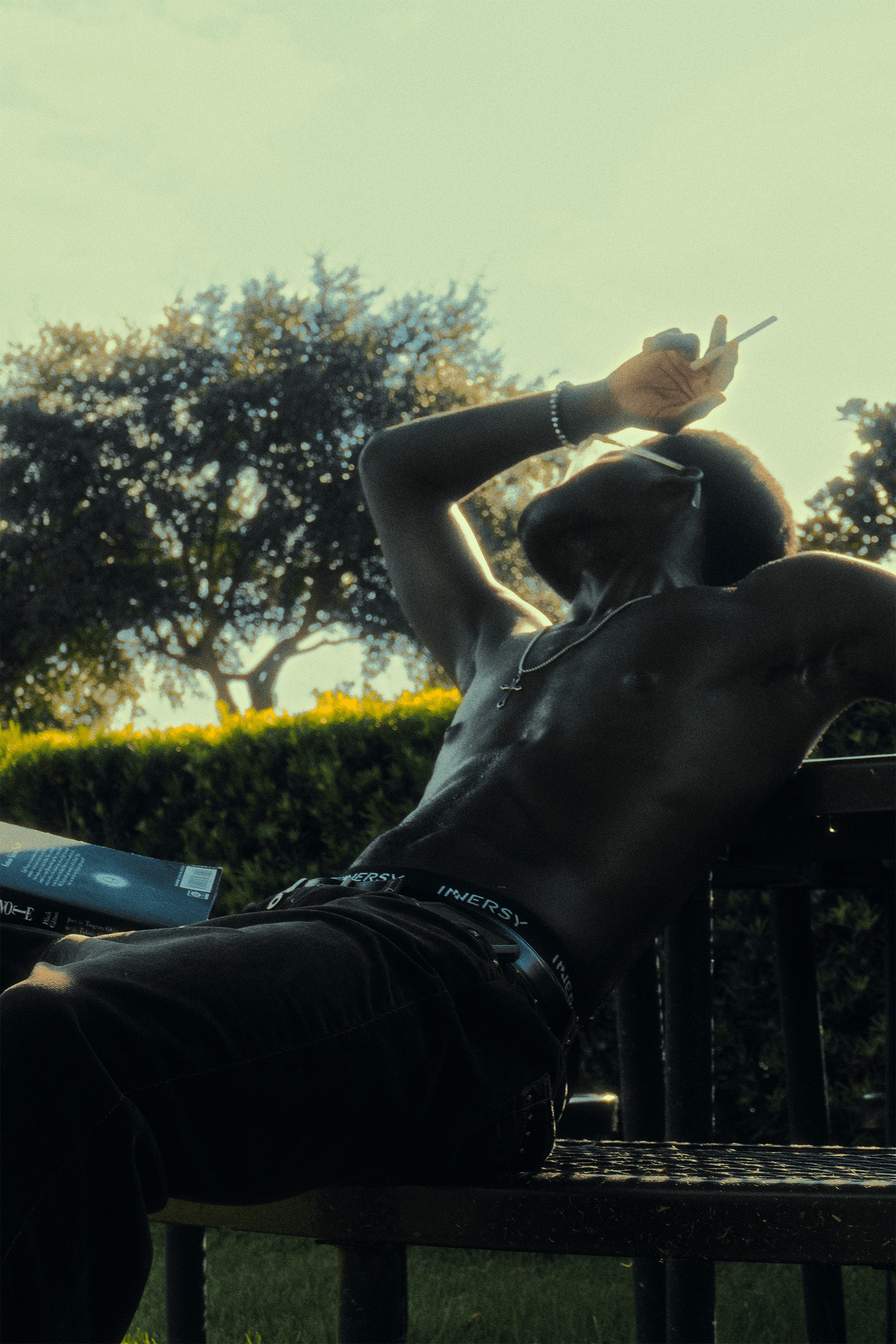 iPhone Mockup represent a screenshot of this App