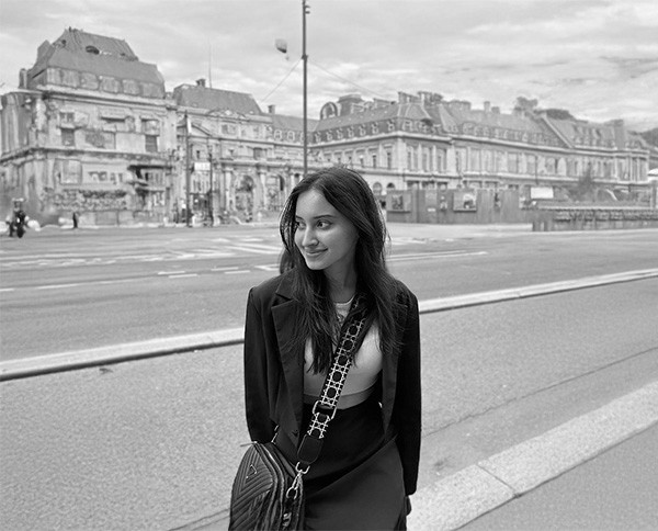 Woman with color palette