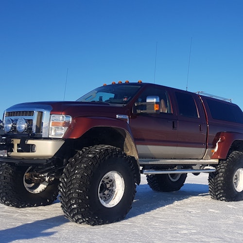 En av våre Super Jeeps, "Spakur" Ford F350 med 46" dekk