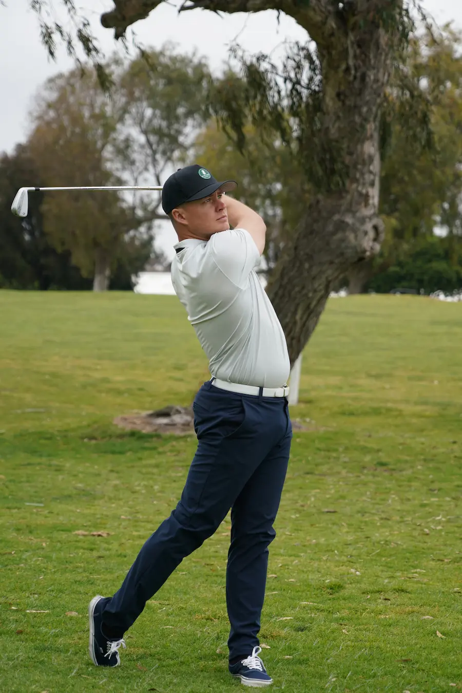 Golfer practicing with ApexGolf AI coaching, practice and fitnessapp – coming Spring 2026