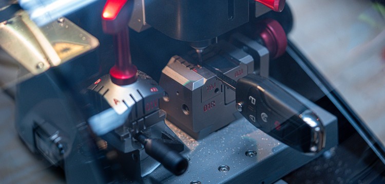 laser cut key cutting with high security cutting machine