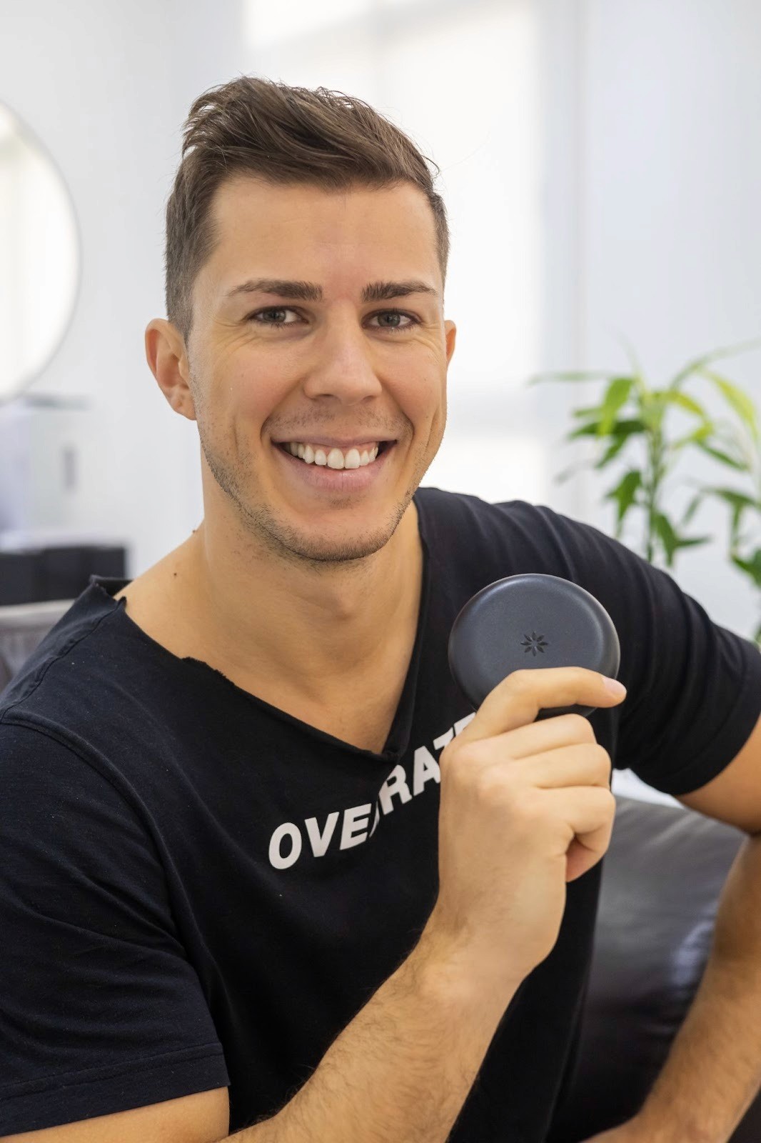 Compact case of removal orthodontic retainers