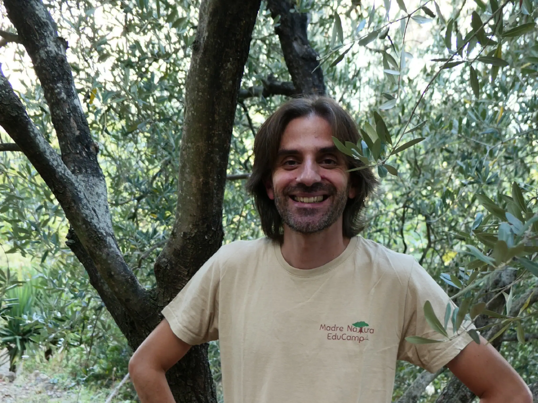 Andrea Rossi, educatore ambientale specializzato in outdoor education, campi estivi per ragazzi e attività di educazione alla natura