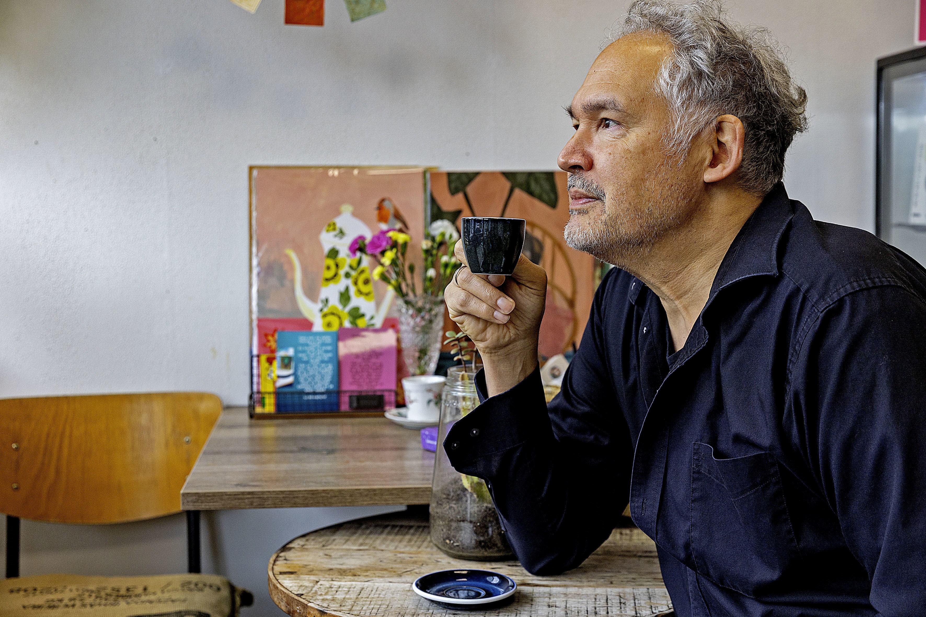 Foto van Robin Raven die koffie drinkt