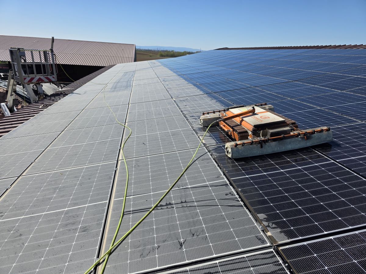 robot curatare panouri fotovolotaice robsys rtm pro