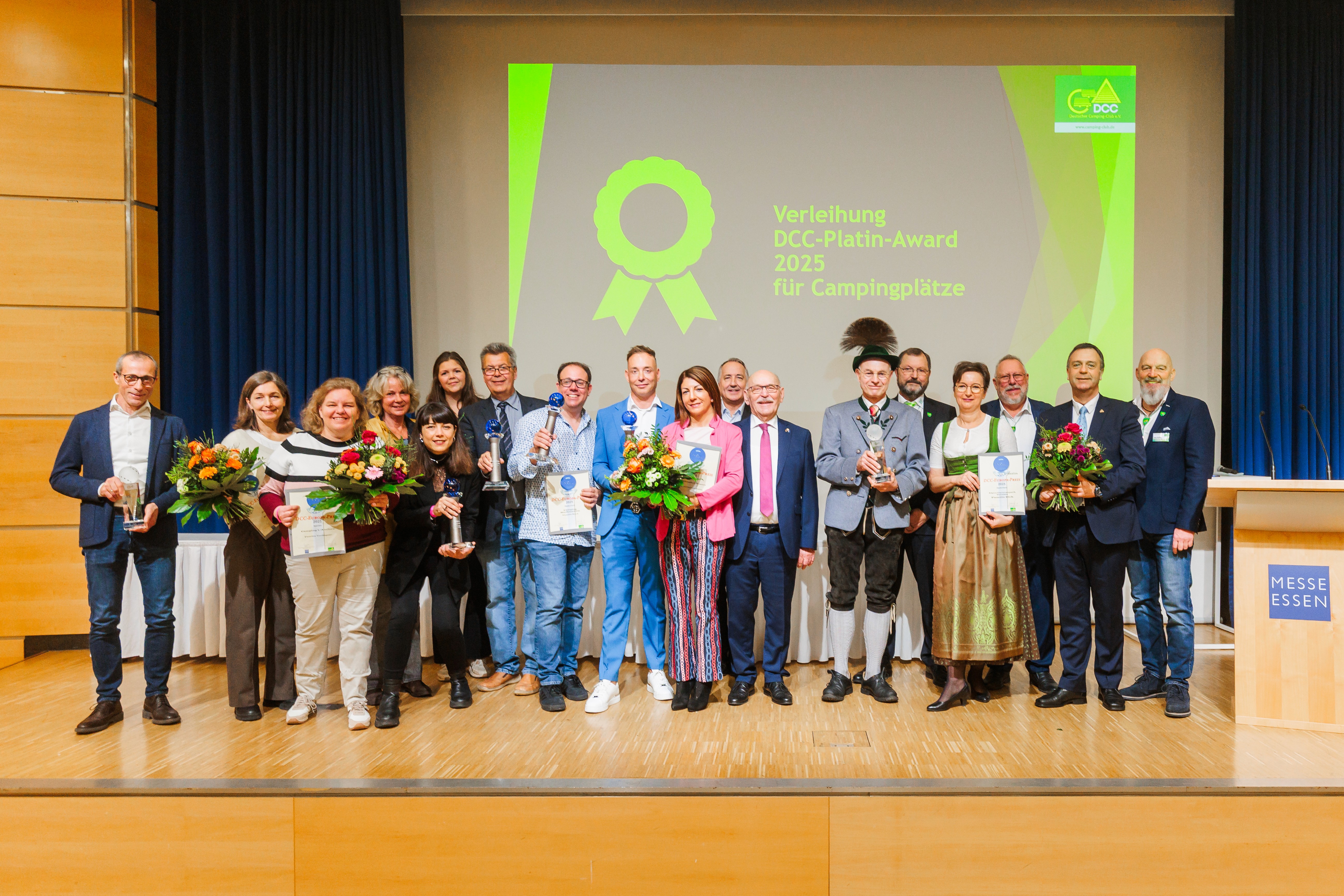 Alle Preisträger 2025 auf der Bühne