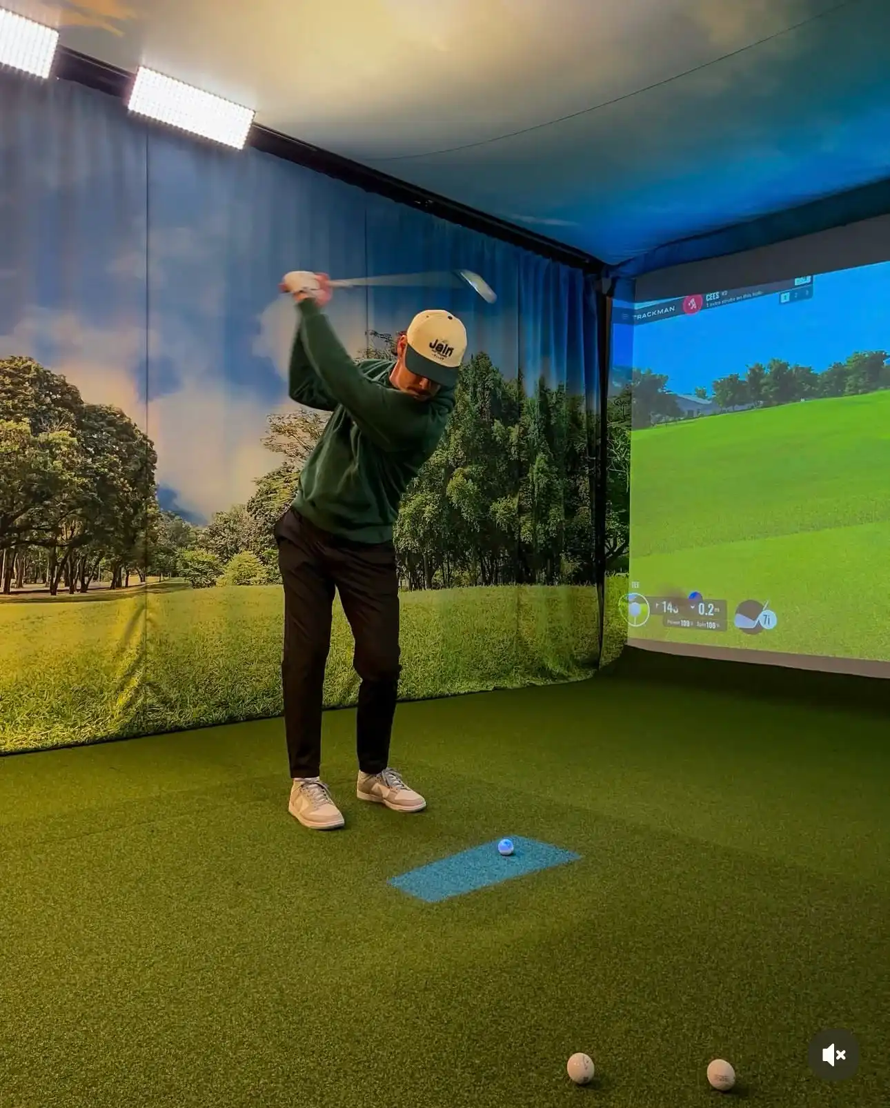 indoor-golf-simulator-180-graden-scherm-trackman-barendrecht