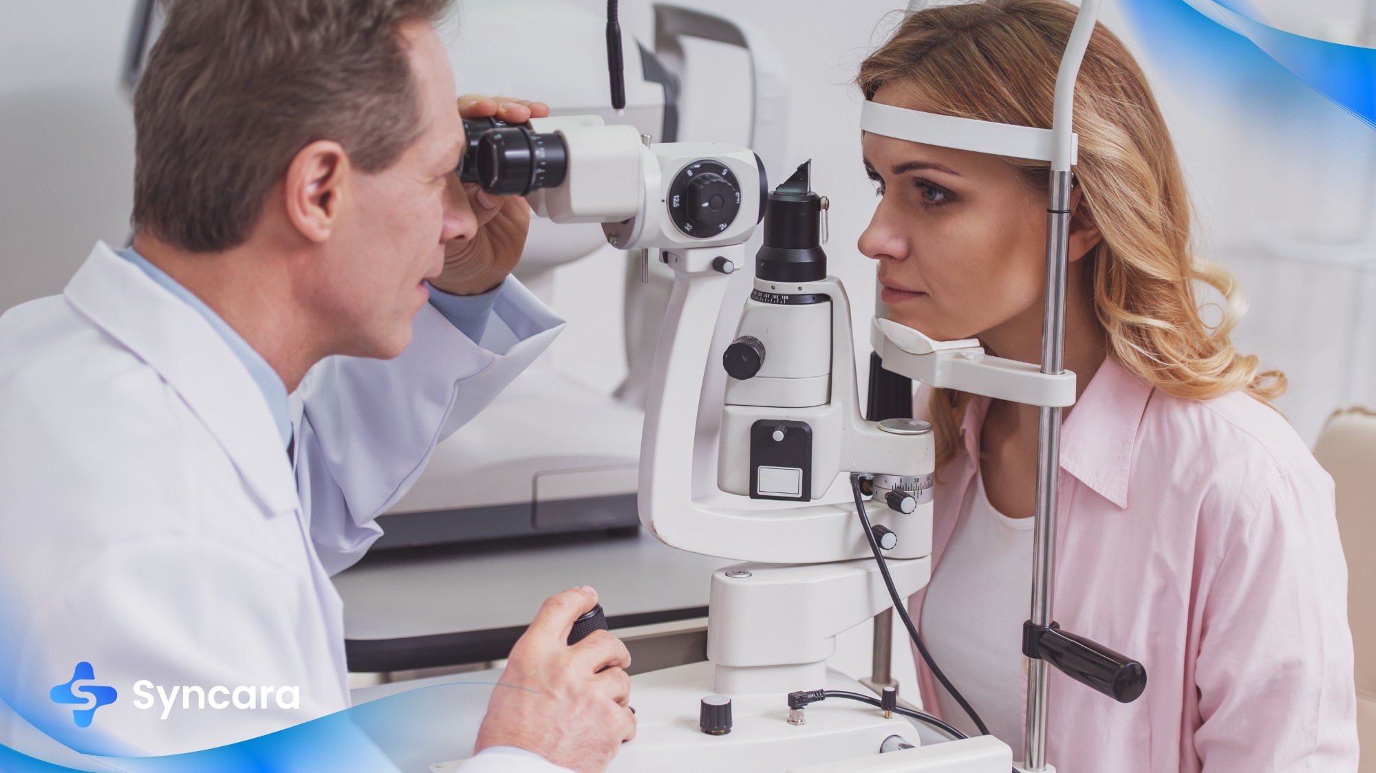 Optometrist conducting an eye exam in Richmond Hill