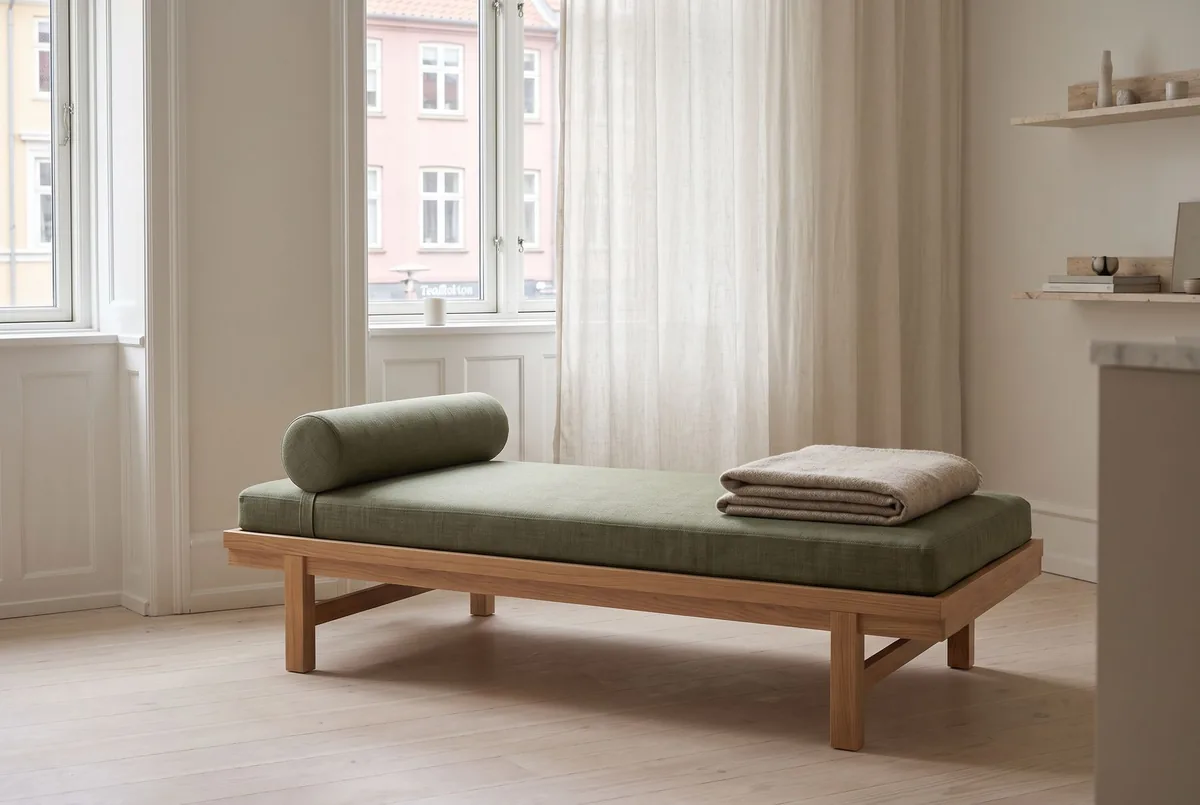 Moss daybed (oak frame, moss linen) in a room
