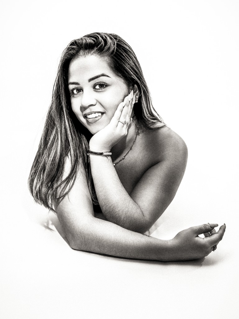 Rituel photographique — portrait artistique — confiance en soi — estime de soi — image de soi — fragment photographique — relique intime Maison Elion — photographe Seine-et-Marne 77 — portrait bespoke sur mesure — timeless photography France — photographie de rituel en France — portrait de luxe — image rare et significative